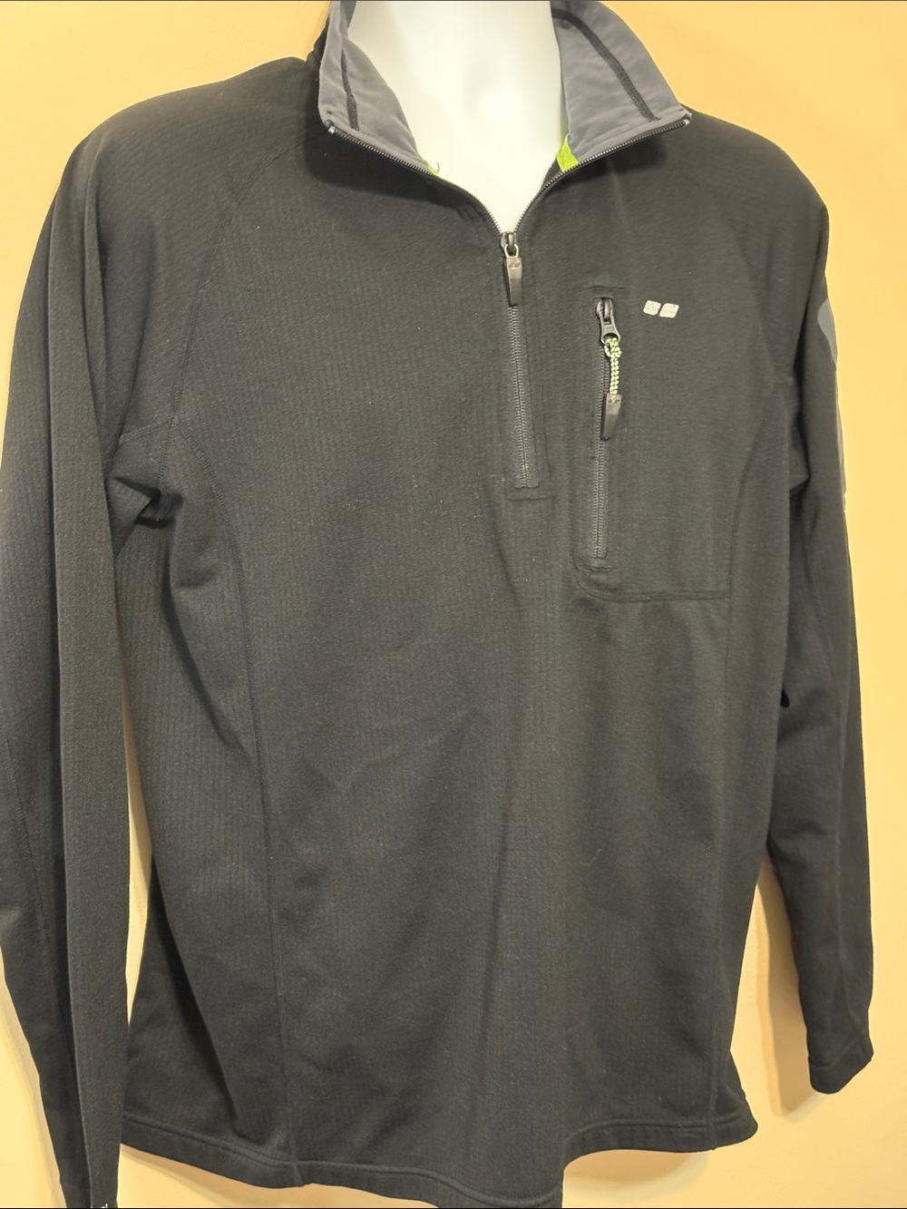 Koppen Black Lightweight Quarter-Zip Shirt Jacket with Gray Trim. Size Large